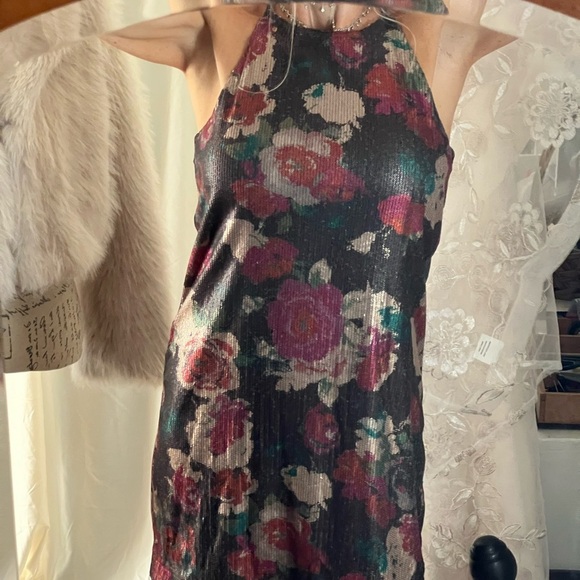 Floral sequin mini dress.  - Picture 8 of 9